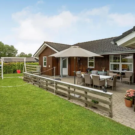 Prázdninový dům Beautiful In With Wifi